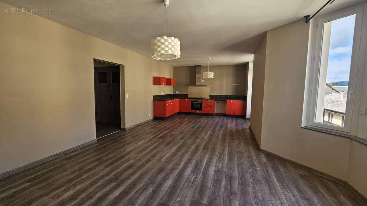 Appartement à SAINT-GENIEZ-D&#039;OLT