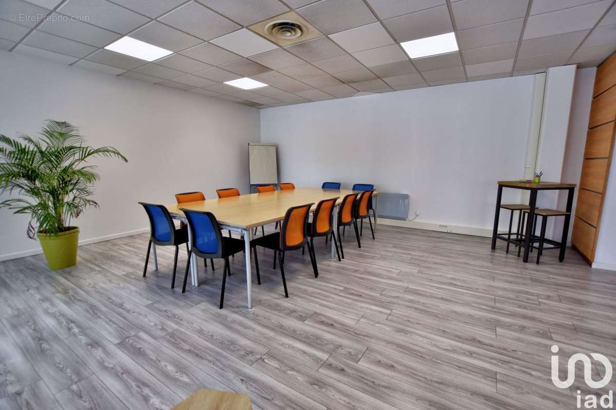 Photo 4 - Commerce à RIS-ORANGIS