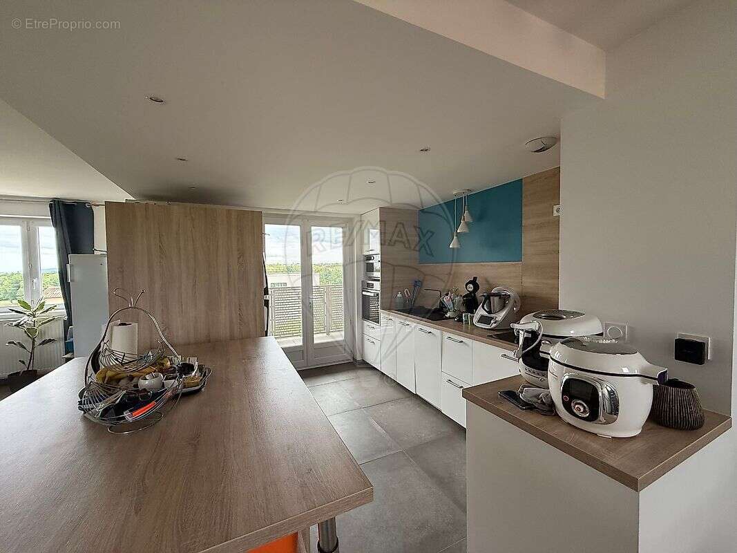 Maison à SAINT-ETIENNE-DES-OULLIERES