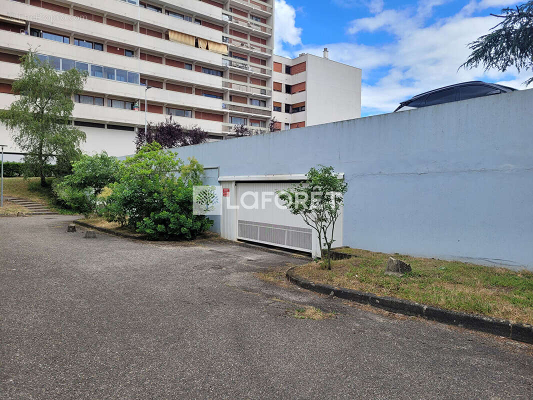Parking / box Rillieux La Pape 13 m2 - photo 2