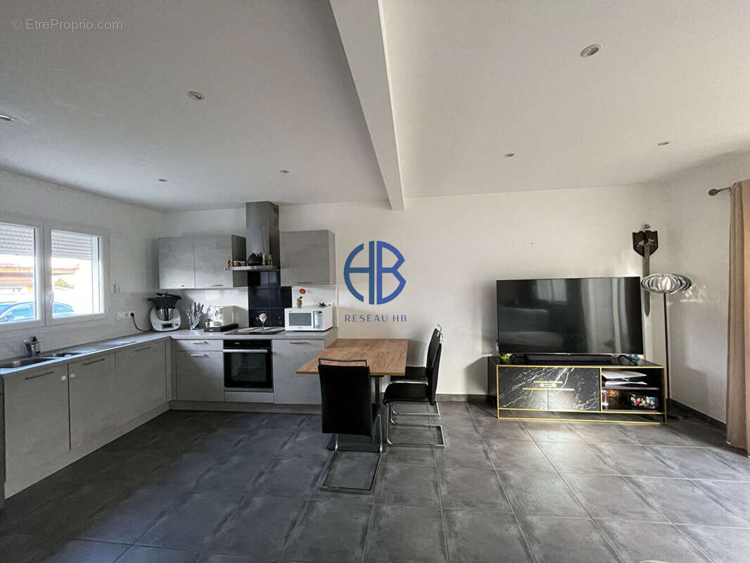 Maison à SAINT-SIMEON-DE-BRESSIEUX