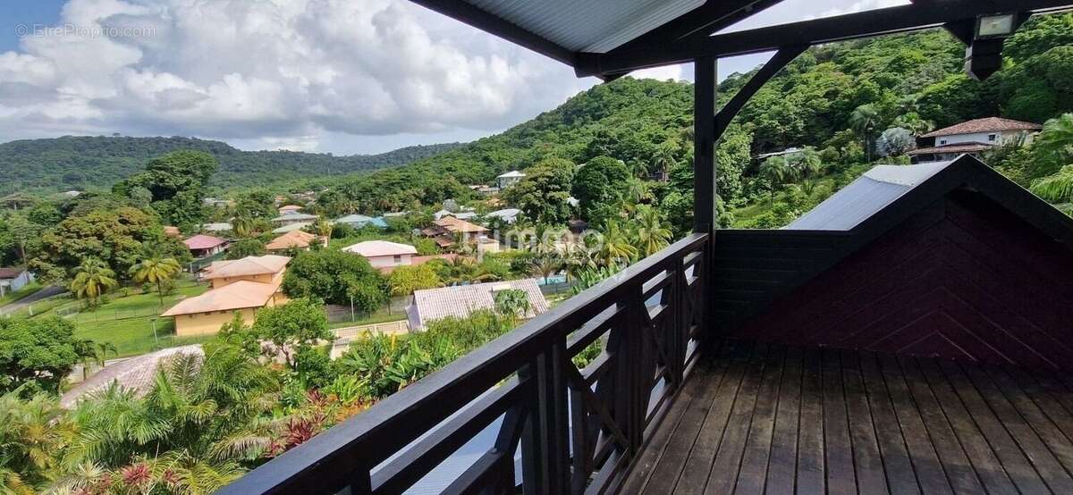 Maison à REMIRE-MONTJOLY