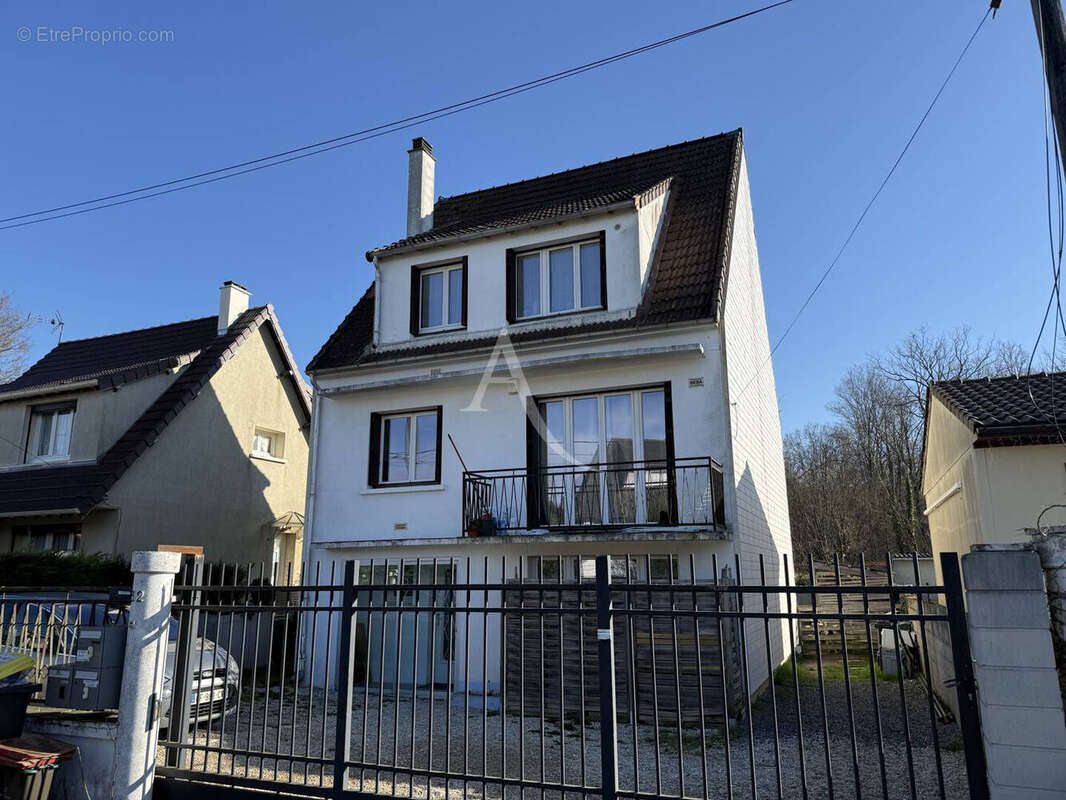 Appartement à OZOIR-LA-FERRIERE
