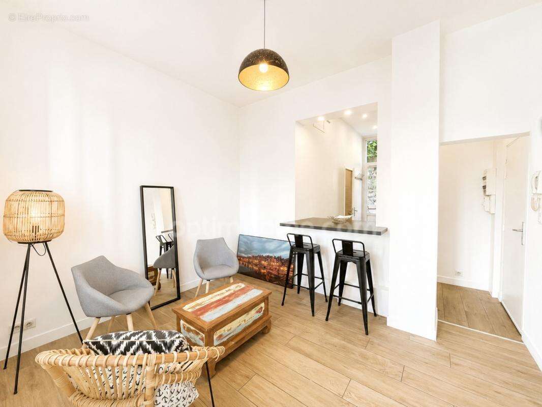 Appartement Honfleur Centre - 2 pièces rénové de 32 m2 - Plain pied - Cour privative Sud- Vue Bassin - photo 4