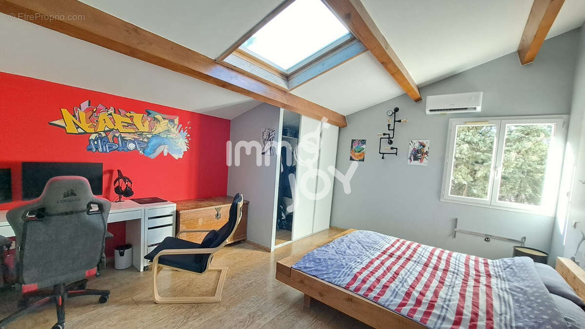 A Remarkable Home of Charm and Noble Materials in a Serene Pine Forest Environment - photo 14