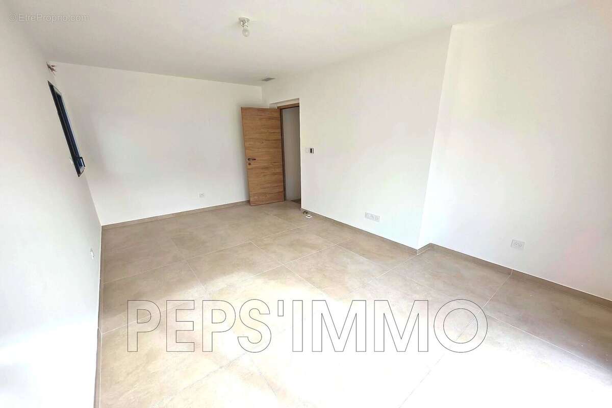Appartement à CARRY-LE-ROUET
