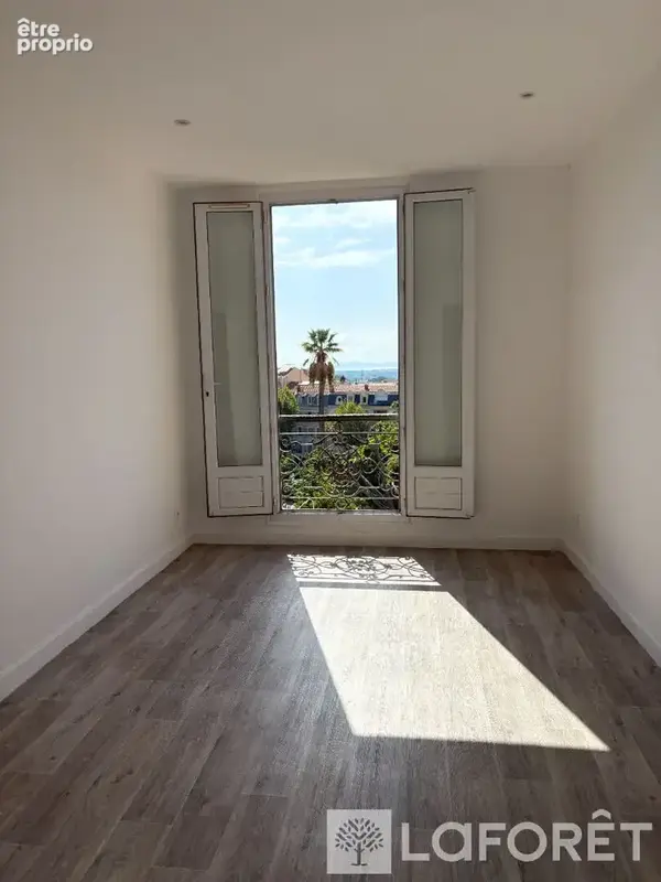 Hyères centre ville -dernier etage - f5 - vue mer - photo 7