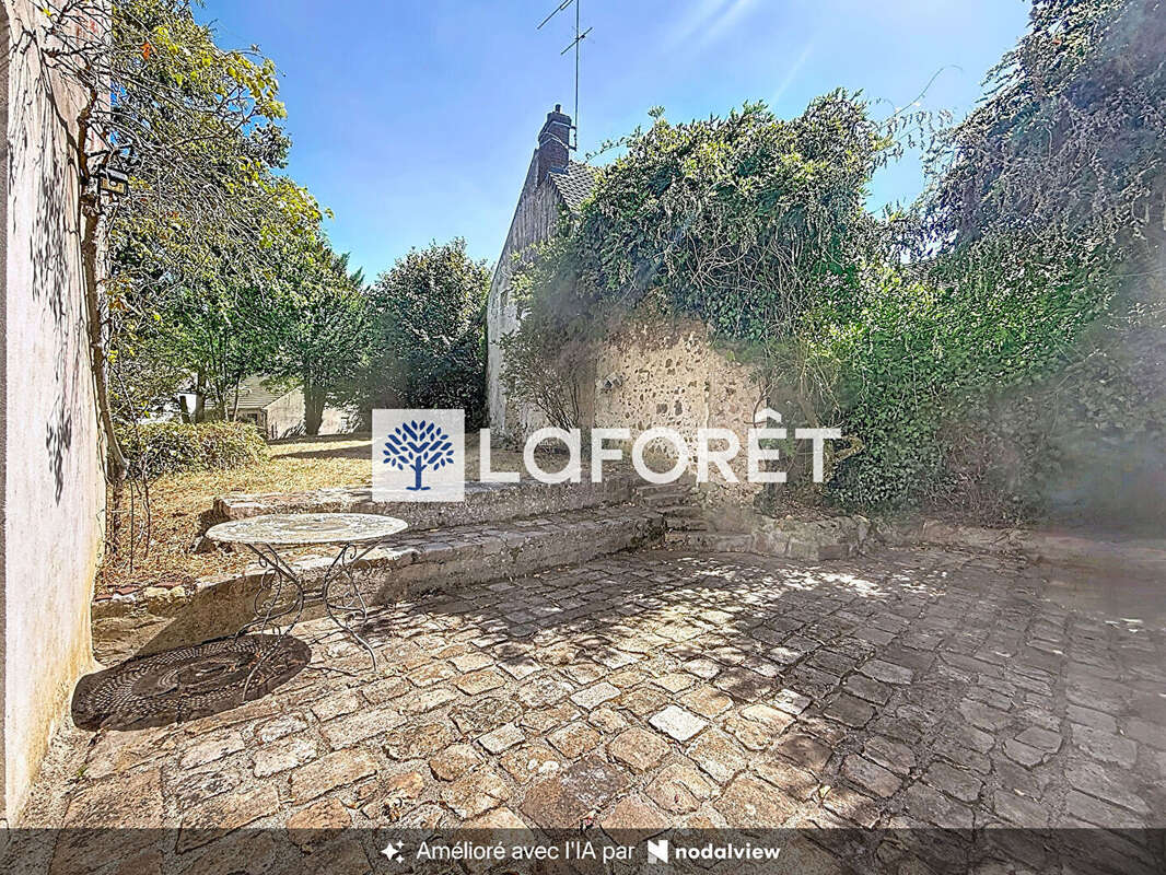 Maison de caractère 167 m² - 5 ch. - à rénover - photo 2