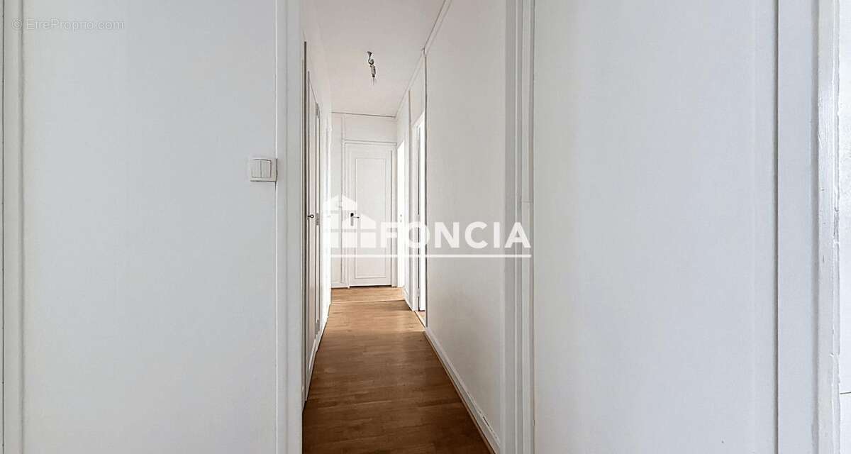 Appartement 4pp - 3 chambres / rive droite - photo 8