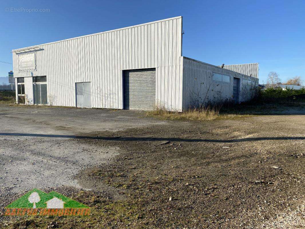 Local commercial - photo 2
