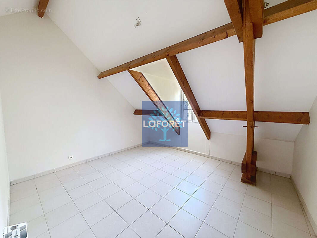 Appartement à FONTENAY-LE-VICOMTE