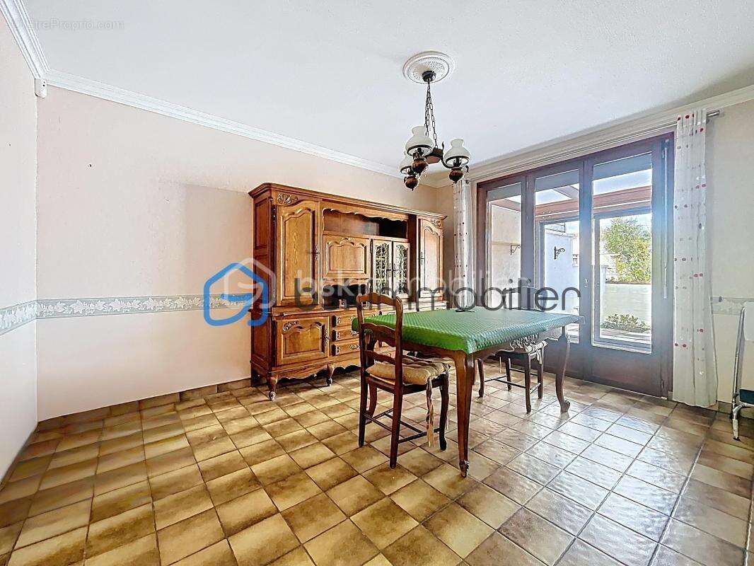 Maison à SAINT-ETIENNE-DU-ROUVRAY