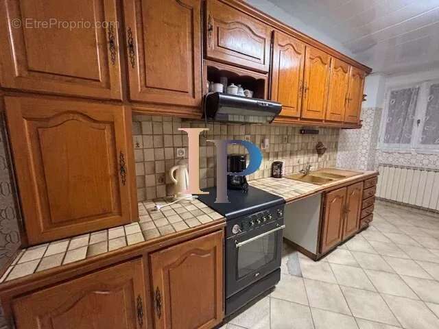 Maison à POUILLY-SOUS-CHARLIEU