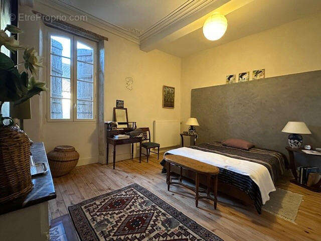 CH EST - Maison à VIC-FEZENSAC