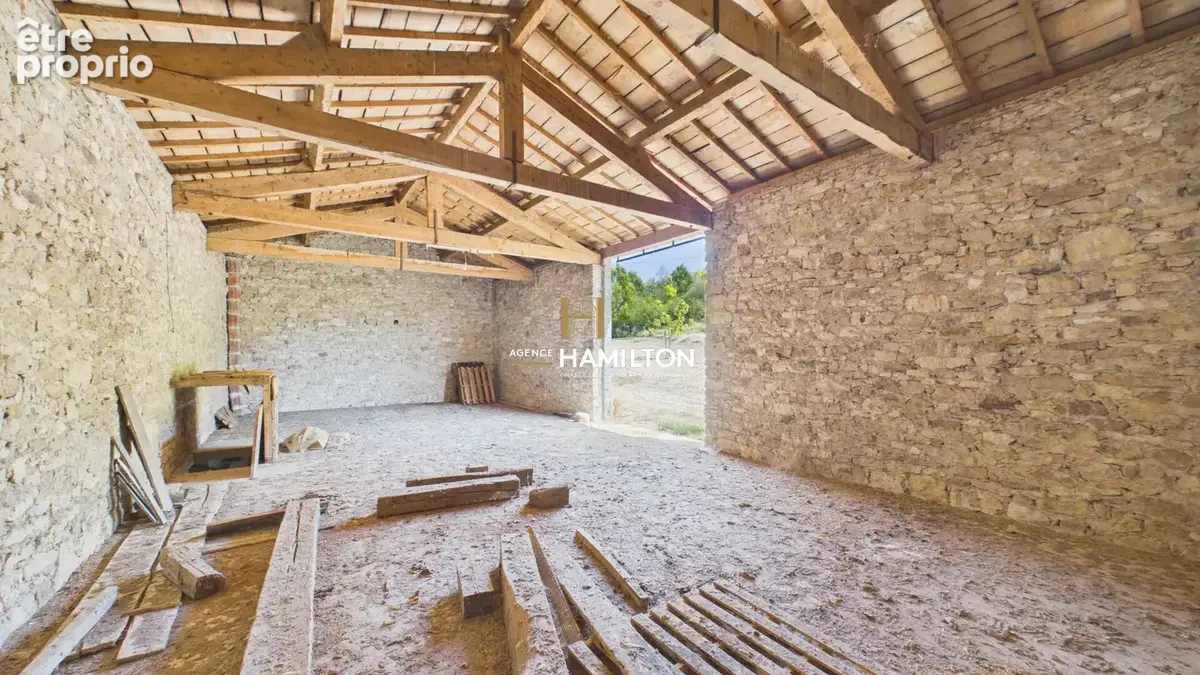 Magnifique domaine de 32 ha  avec lac, et vue dominante sur les environs - photo 15