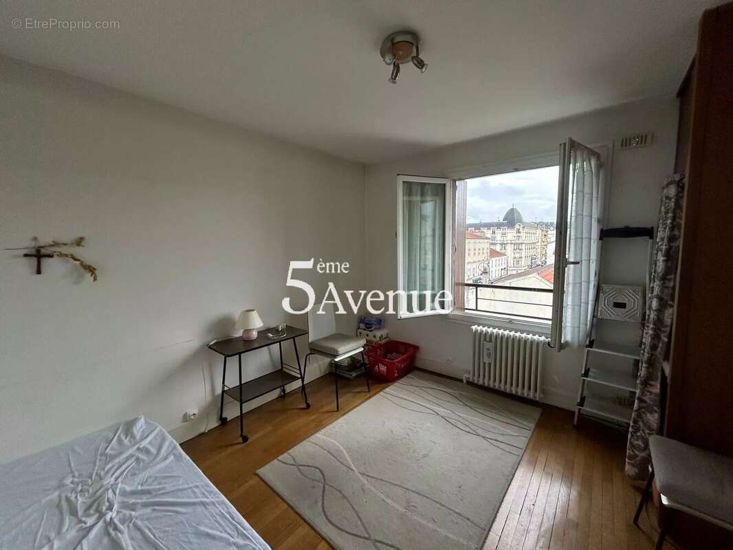 Appartement à SAINT-MAUR-DES-FOSSES