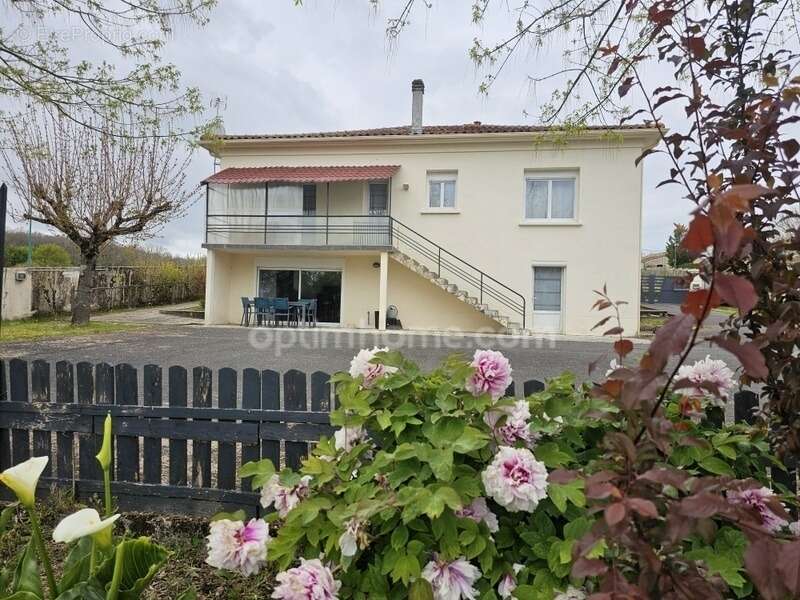 Maison à TROIS-PALIS