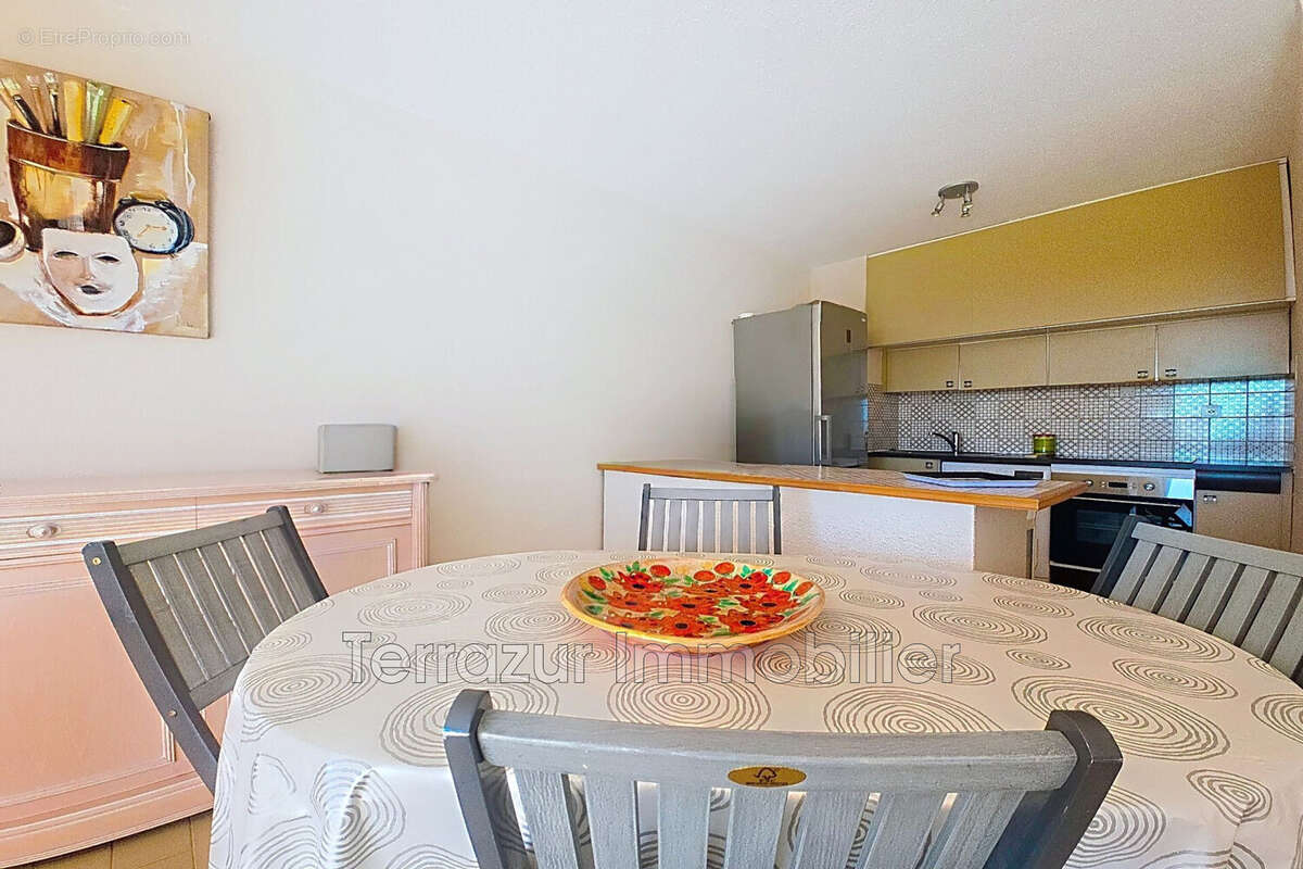Appartement à VALLAURIS