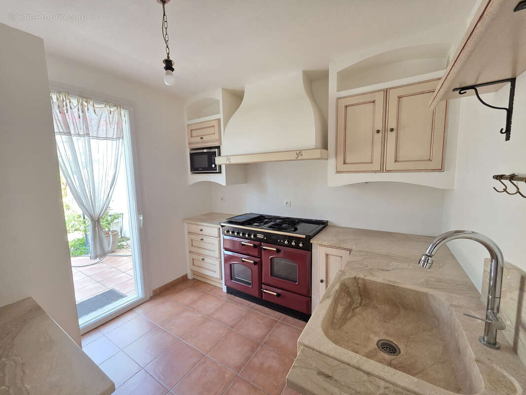 Maison à CHATEAUNEUF-LES-MARTIGUES