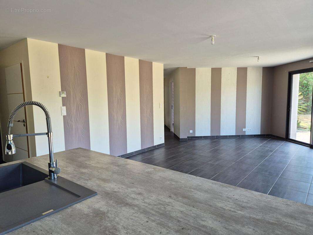 Maison à CARHAIX-PLOUGUER