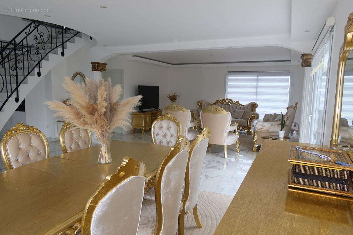 Maison d'architecte Besancon 7 pièce(s) 185 m2 - photo 5