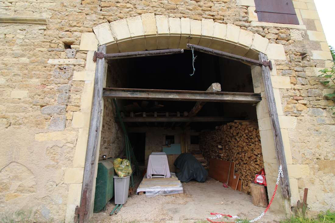 58, Exclusivité Agence - Bâtiment de 1773 belles pierres de pays à réhabité en habitation. - photo 9
