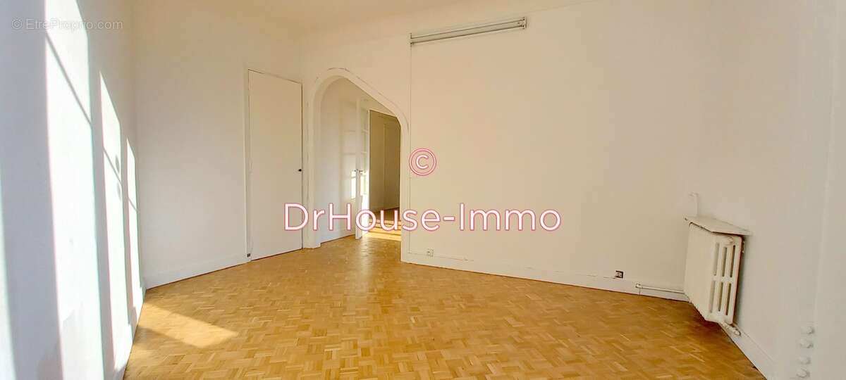 Appartement à PARIS-19E