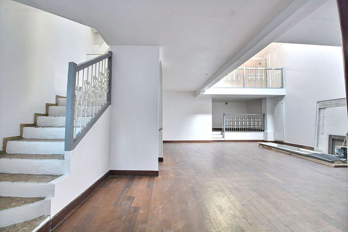 Appartement à LA GARENNE-COLOMBES