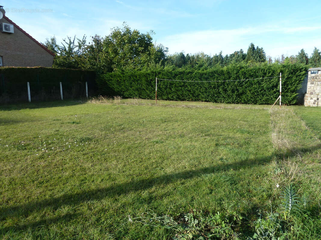 Terrain à RAILLENCOURT-SAINTE-OLLE