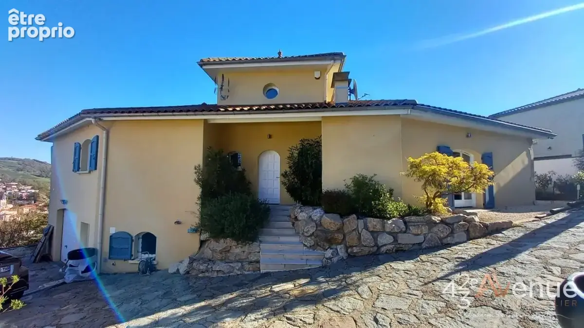 Maison 7 pièces 214 m² à vendre à Saint-Priest-En-Jarez (42270) - photo 3