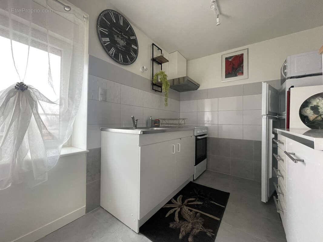 Appartement à SAINT-ROMAIN-LA-MOTTE