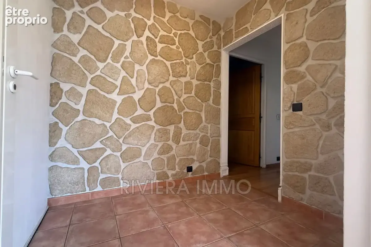Appartement 3 pièces 63 m² à vendre à Le Cannet (06110) - photo 2