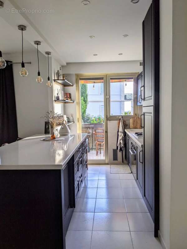 Superbe appartement t2 calme / vue mer grande terrasse et garage - photo 5
