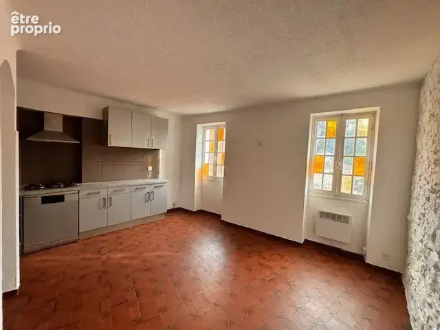 Appartement à CONTES