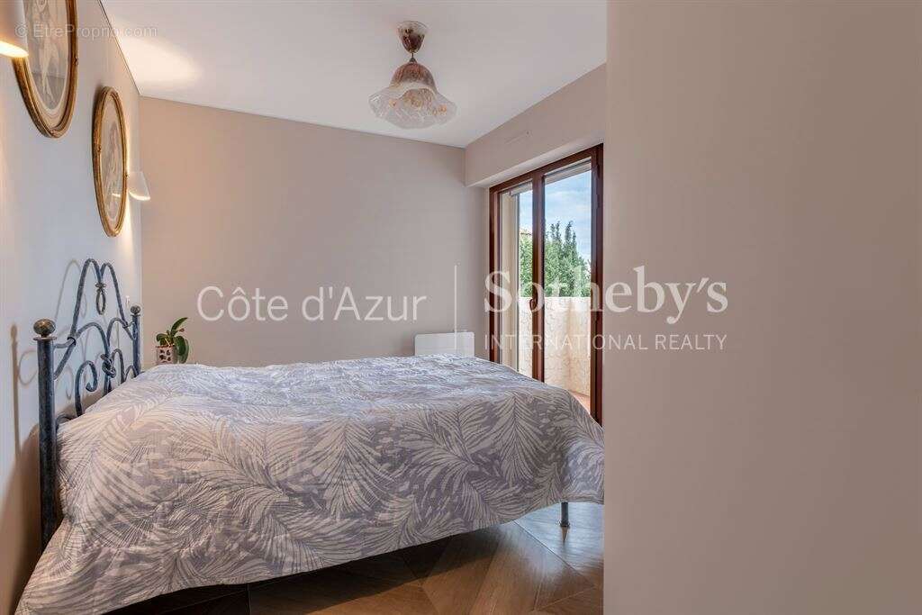 Appartement à VENCE