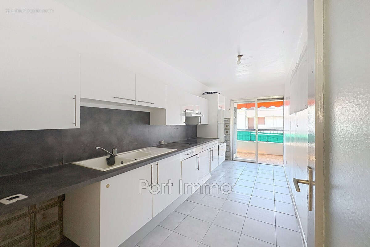 Appartement 97 m² à Cagnes-Sur-Mer  - photo 6