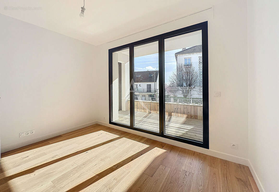 Appartement à SURESNES