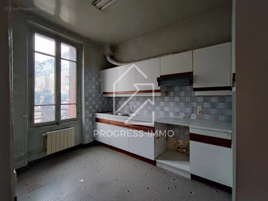 Maison à SAINT-MAUR-DES-FOSSES