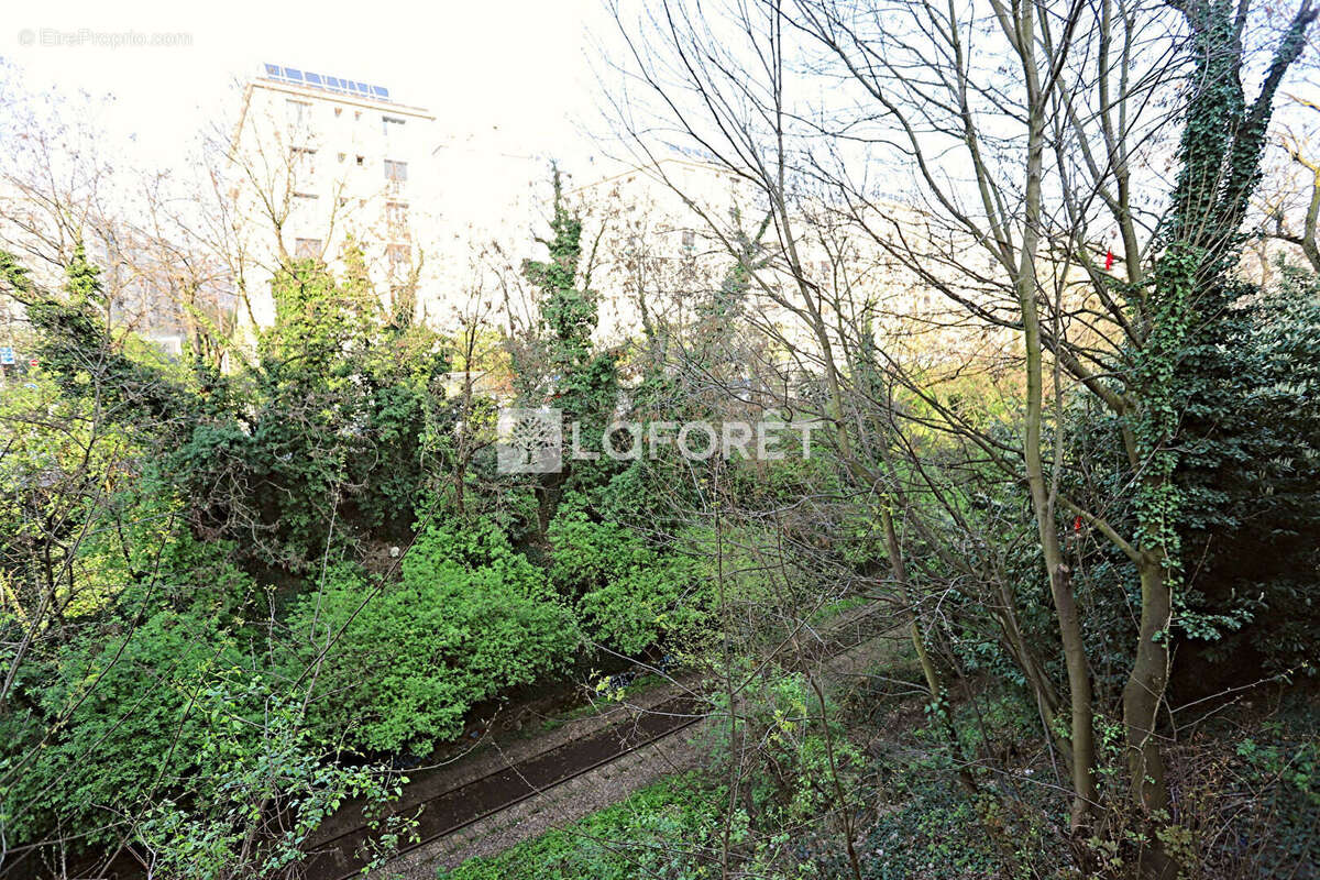 Appartement à PARIS-14E