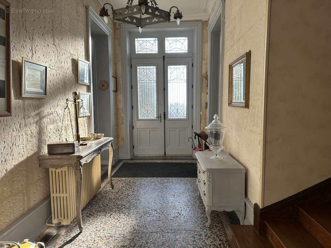 Maison à TONNAY-CHARENTE
