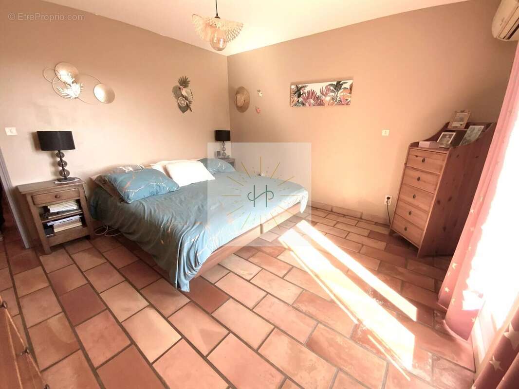 Maison à ROCHEMAURE