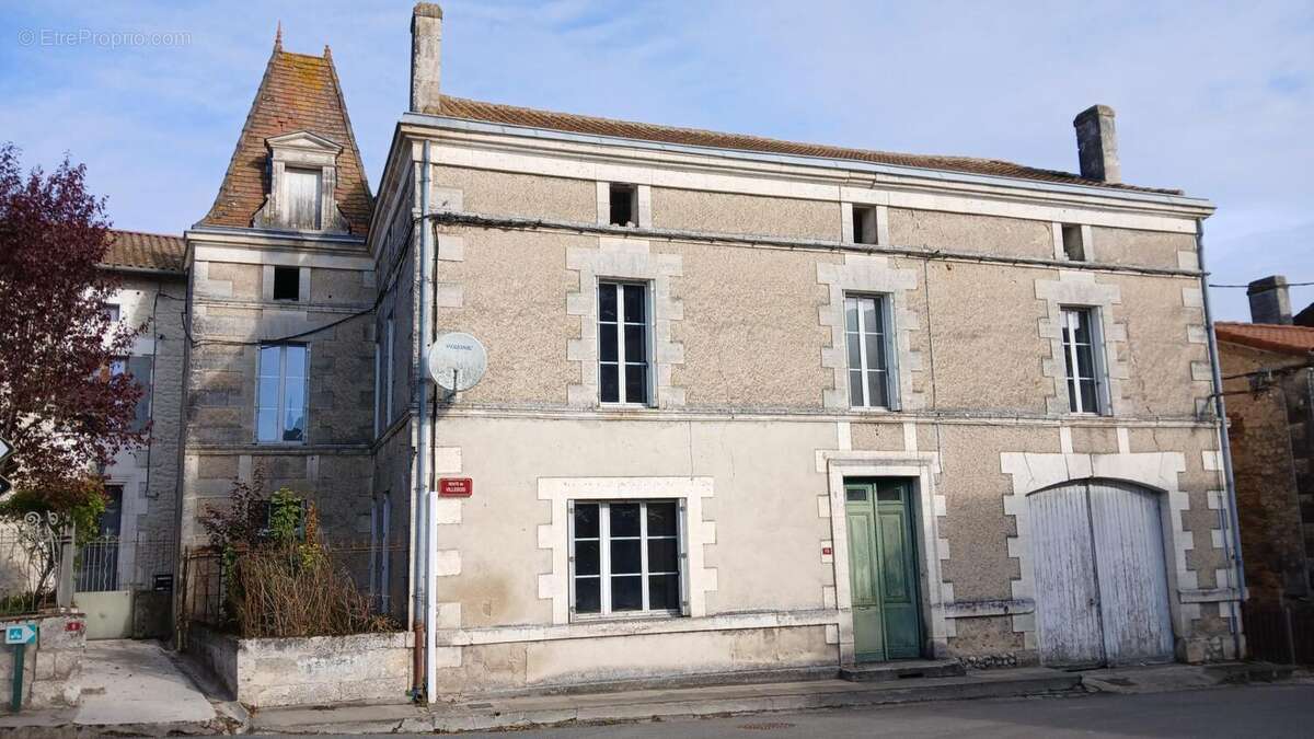 Maison à PALLUAUD