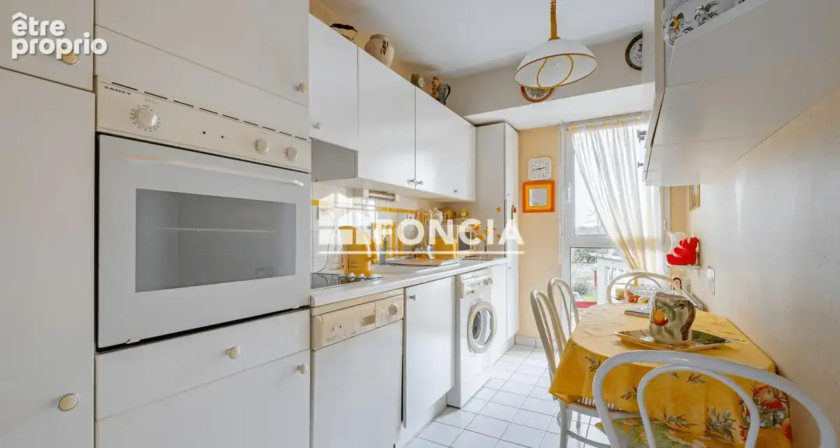  La Baule Centre – Appartement T3 de 66 m², lumineux avec balcon, garage et cave – tout à pied - photo 3