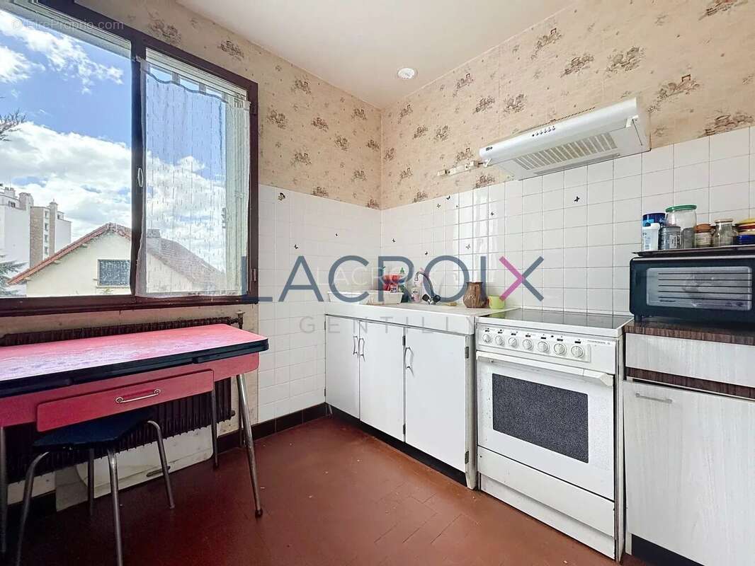 Maison 5 chambres à rénover à 15 min du métro  14 - photo 9