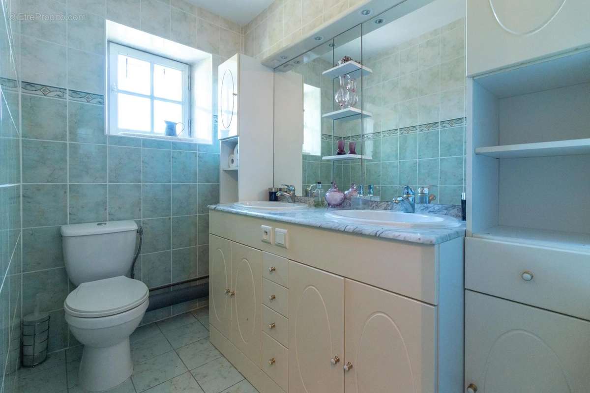 Maison à SAINT-MEME-LES-CARRIERES