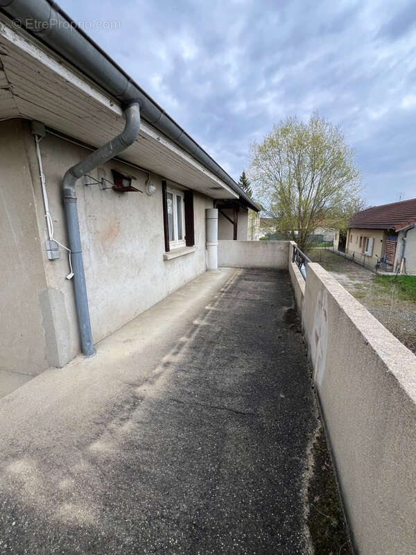 Maison à POLLIAT