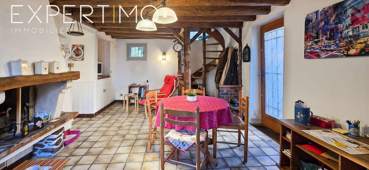 Maison à JANVILLE-SUR-JUINE