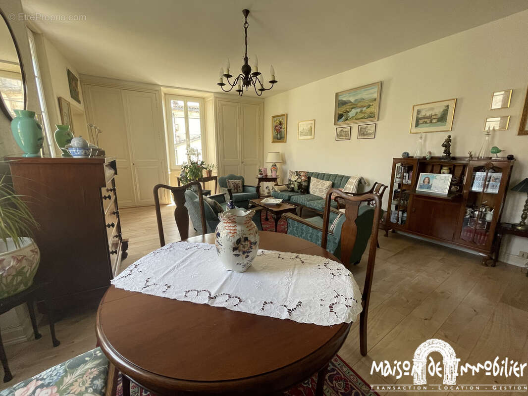 Appartement à COGNAC