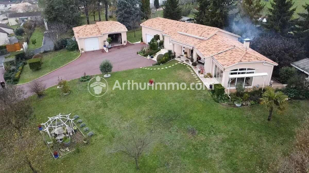 Maison à SAINT-ASTIER