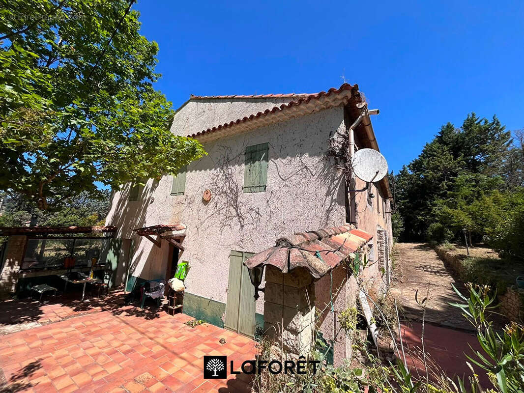 Maison à LE CASTELLET